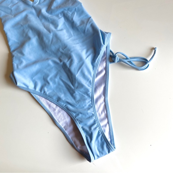 Missguided one piece pale blue bikini - Picture 2 of 5